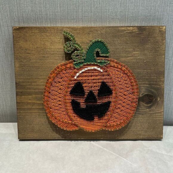 Jack-O-Lantern Pumpkin String Art Plaque Wall Hanging 9" x 11.5" Halloween Fall - Picture 1 of 5